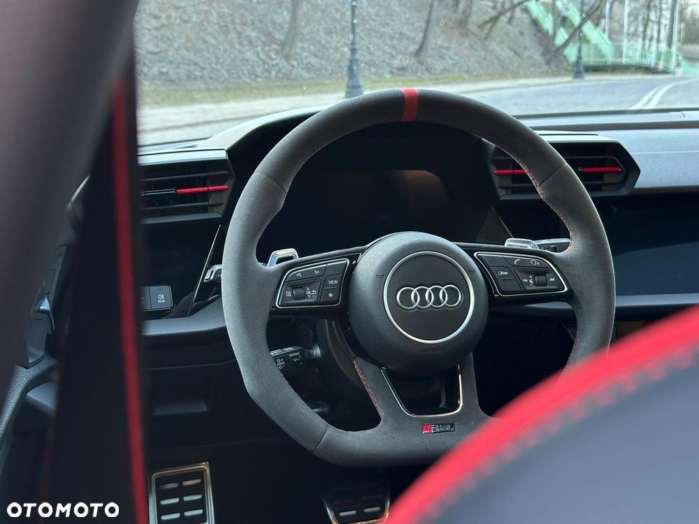 Audi RS3 Limousine - 29