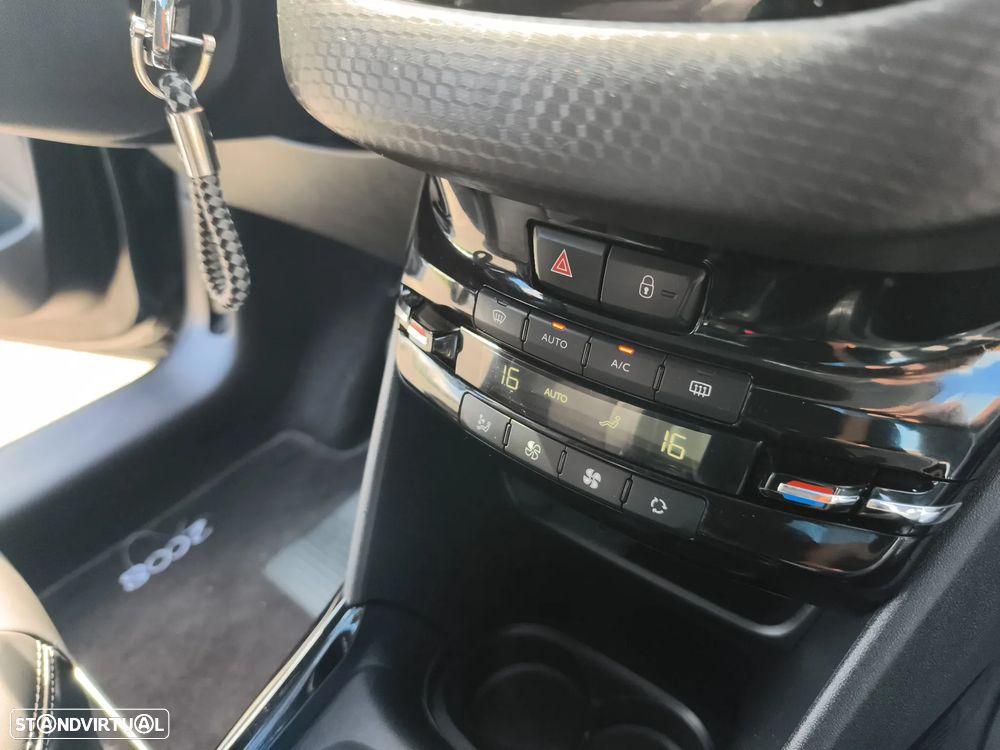 Peugeot 2008 1.2 PureTech Active - 42