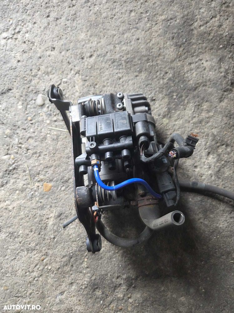 Compresor perne aer BMW seria 7 G11 G12 cod 6861882 - 1