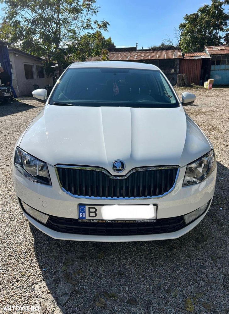 Skoda Octavia 1.6 TDI DSG Ambition - 1