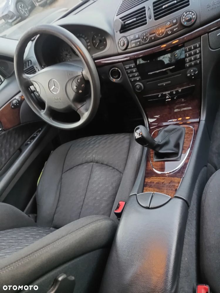 Mercedes-Benz Klasa E 220 CDI Classic DPF - 4