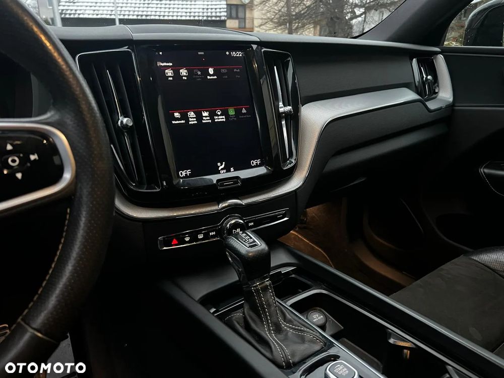 Volvo XC 60 D4 AWD R-Design - 17