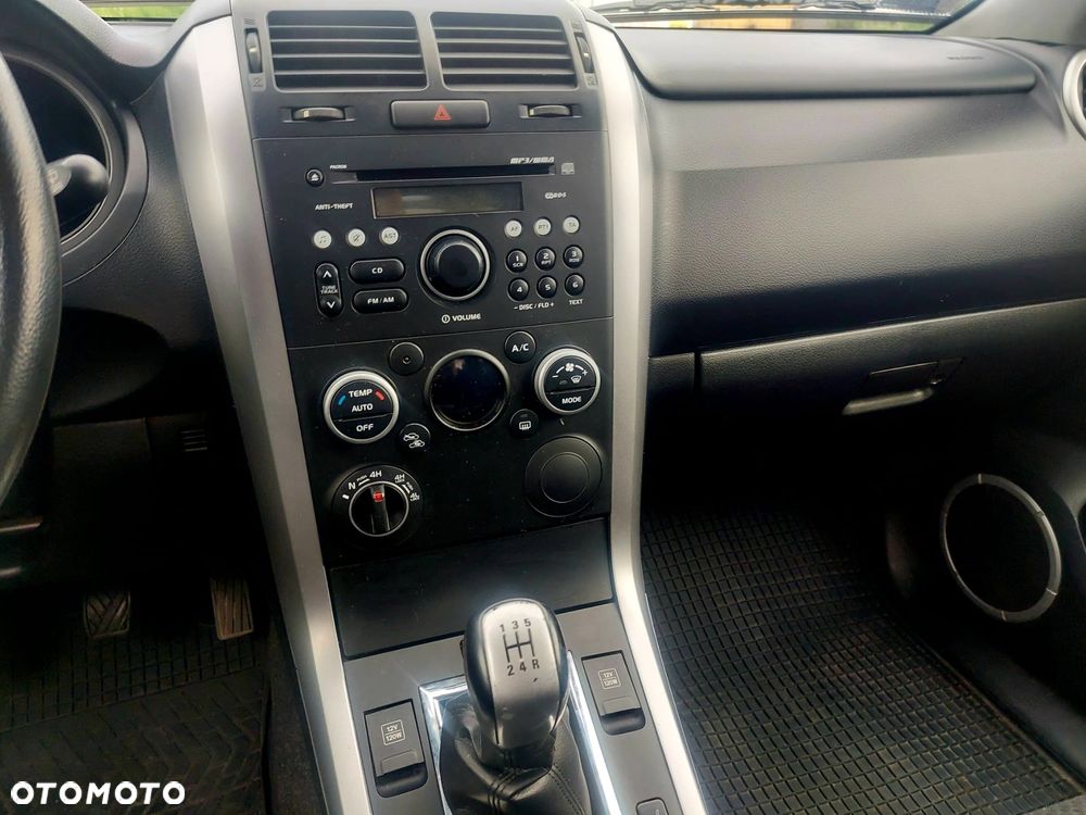 Suzuki Grand Vitara 2.0 Comfort - 16