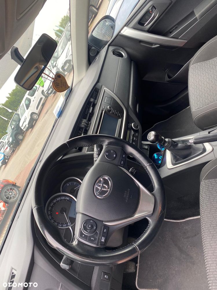 Toyota Auris 1.33 VVT-i Comfort - 2
