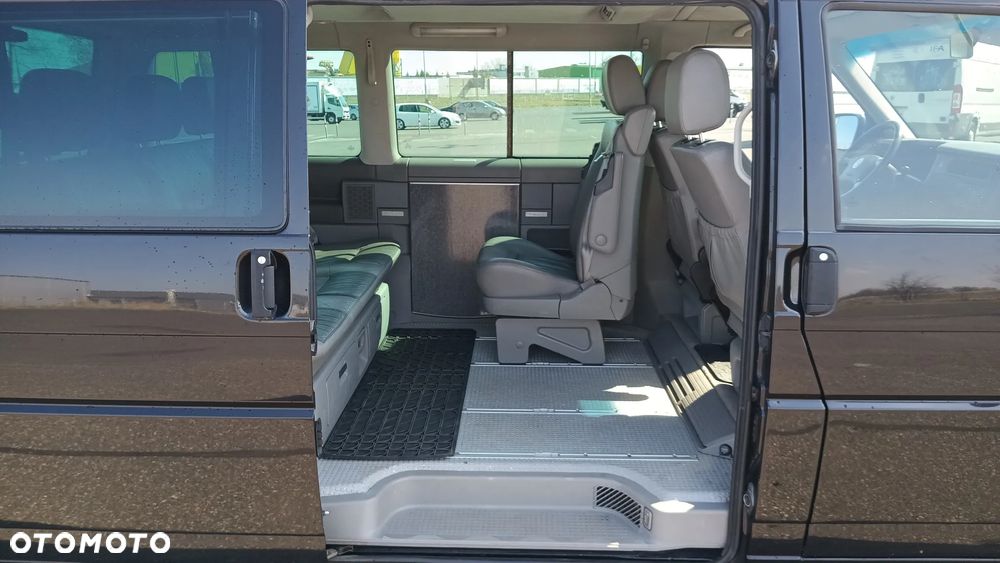 Volkswagen Multivan - 27