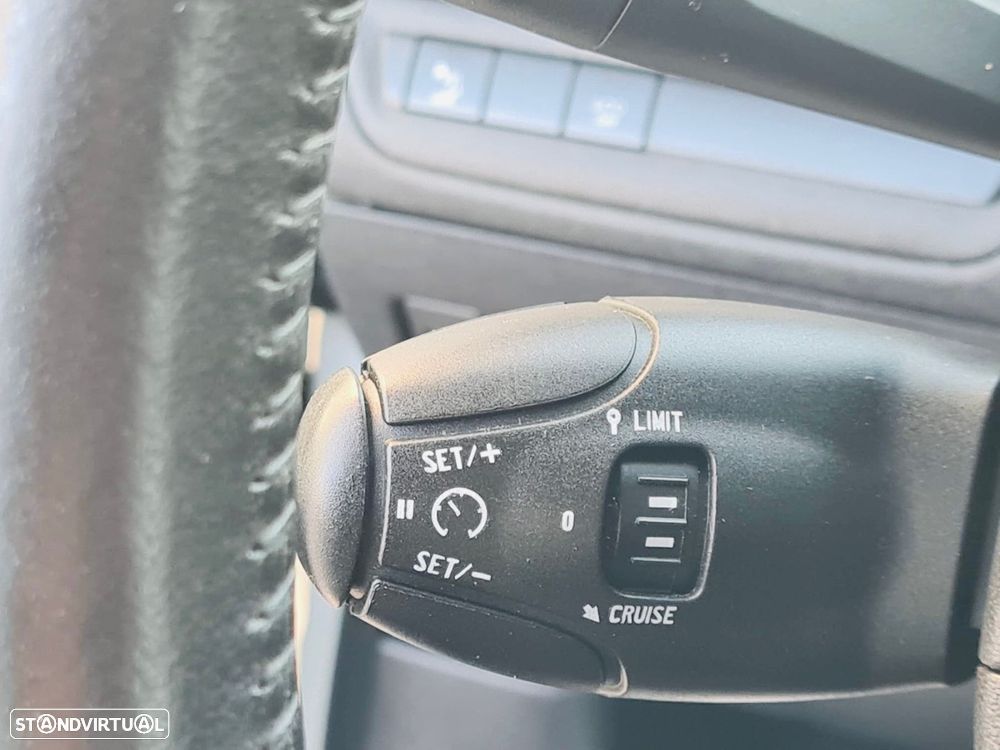 Peugeot 2008 1.2 PureTech Style - 34