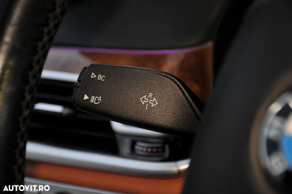 BMW Seria 7 740Ld xDrive - 32