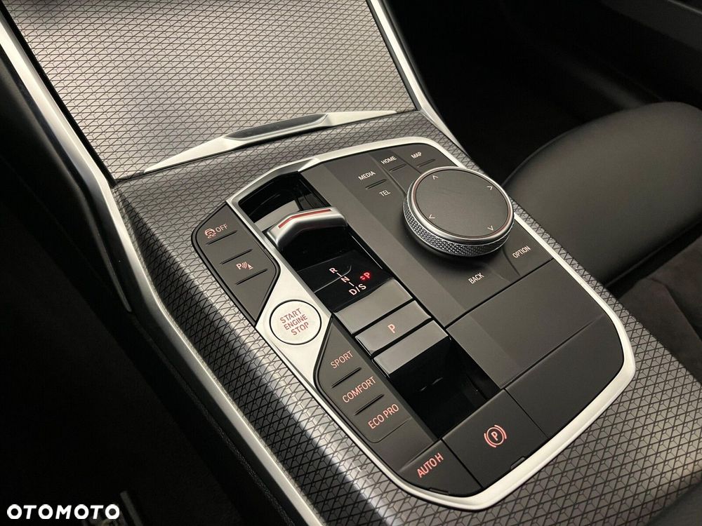 BMW Seria 3 M340i xDrive mHEV sport - 28