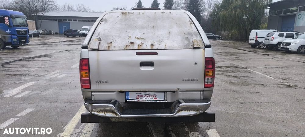 Toyota Hilux 4x4 Double Cab - 6