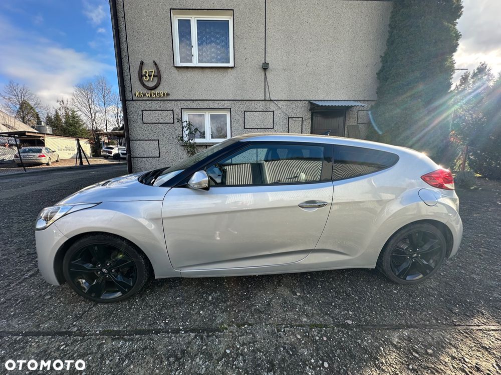 Hyundai Veloster - 5