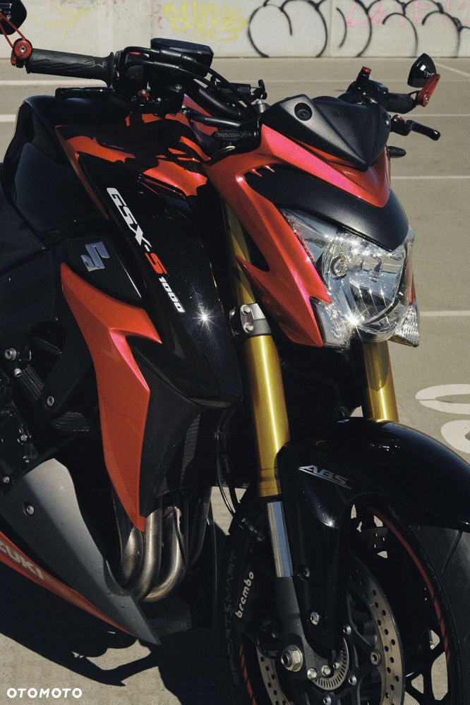 Suzuki GSX 1000 - 17