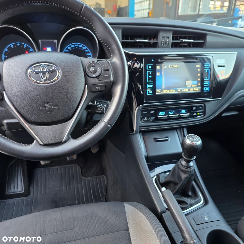 Toyota Auris 1.6 Premium Comfort - 8