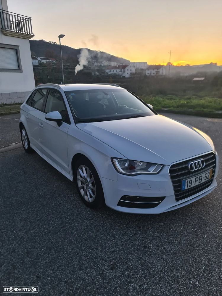 Audi A3 Sportback 1.6 TDI Attraction Ultra - 2