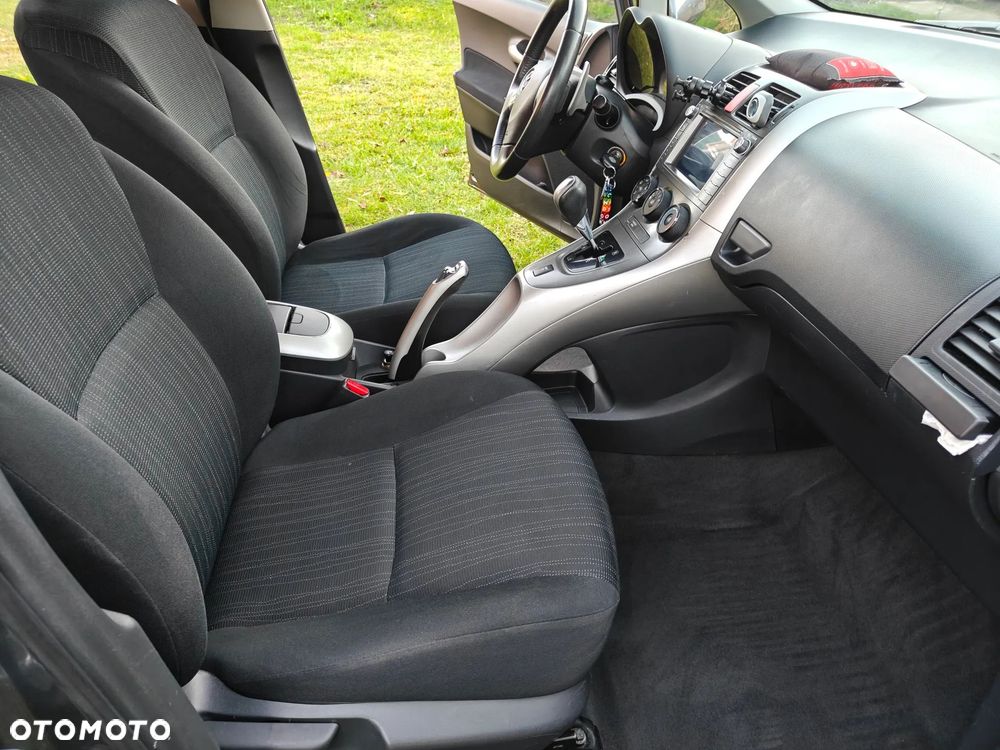 Toyota Auris - 12
