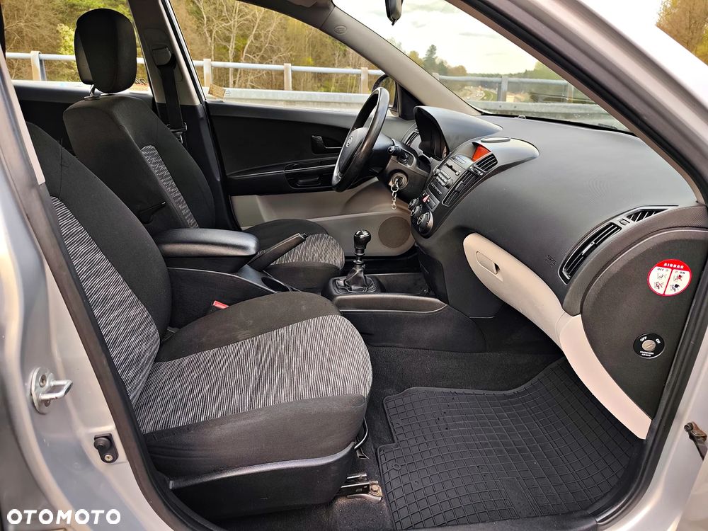 Kia Ceed 1.4 Comfort - 6