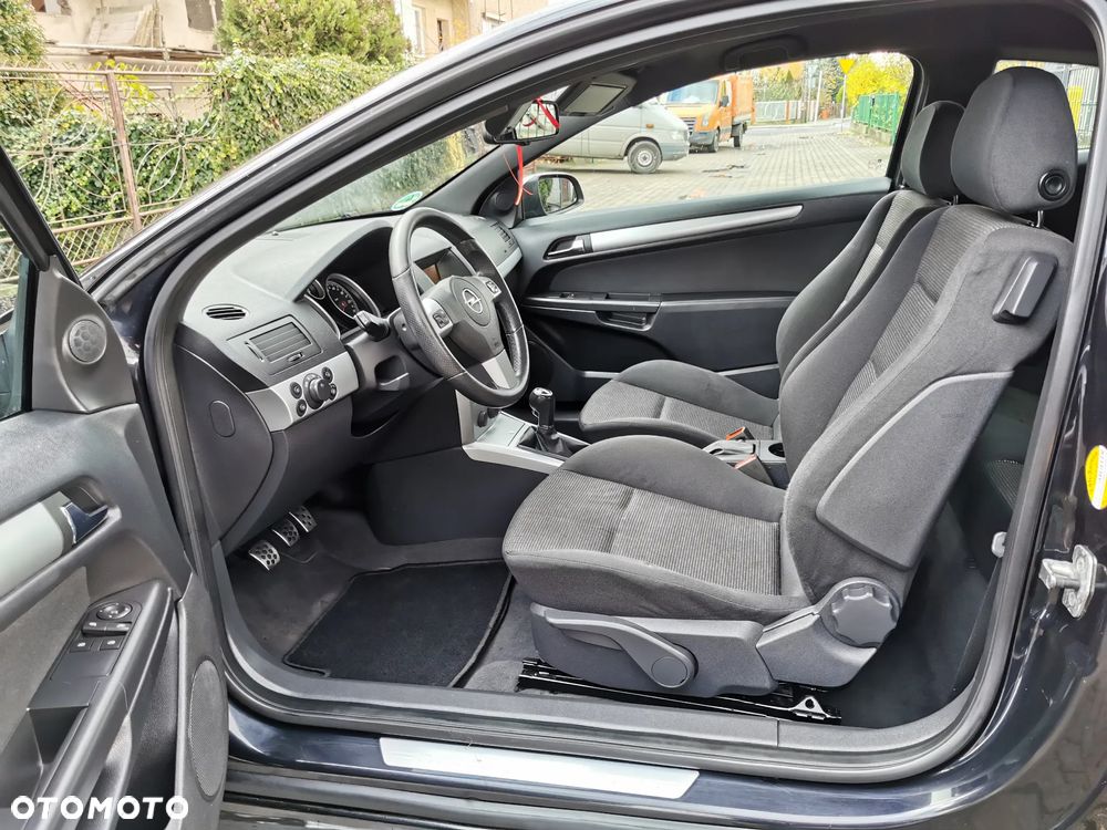 Opel Astra III GTC 1.8 Sport - 8