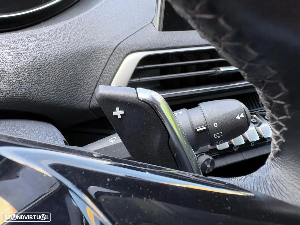 Peugeot 3008 1.2 PureTech Allure EAT8 - 41