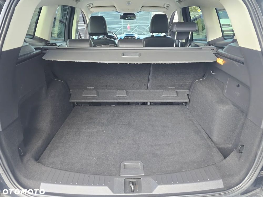 Ford Kuga 2.0 TDCi 2x4 Titanium - 10