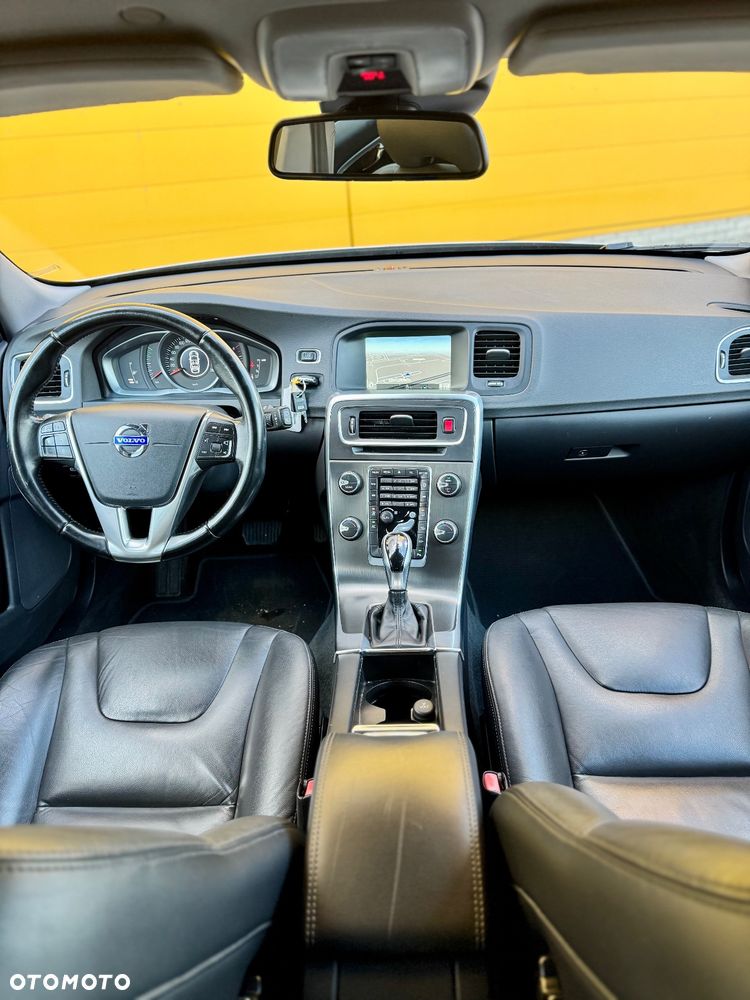 Volvo V60 D4 Geartronic Momentum - 14
