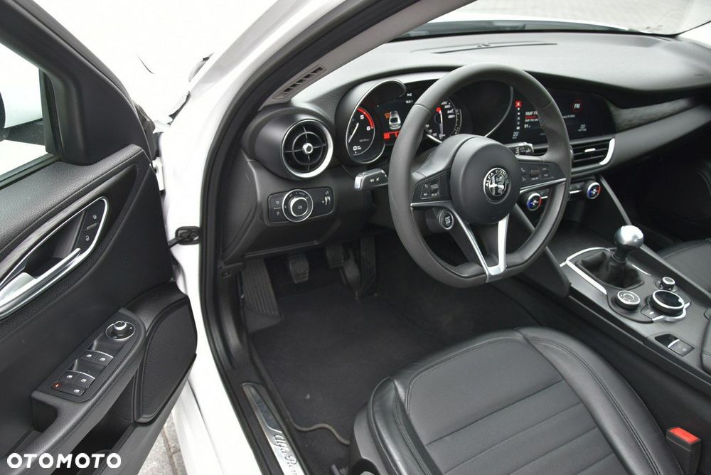 Alfa Romeo Giulia 2.2 Diesel - 15