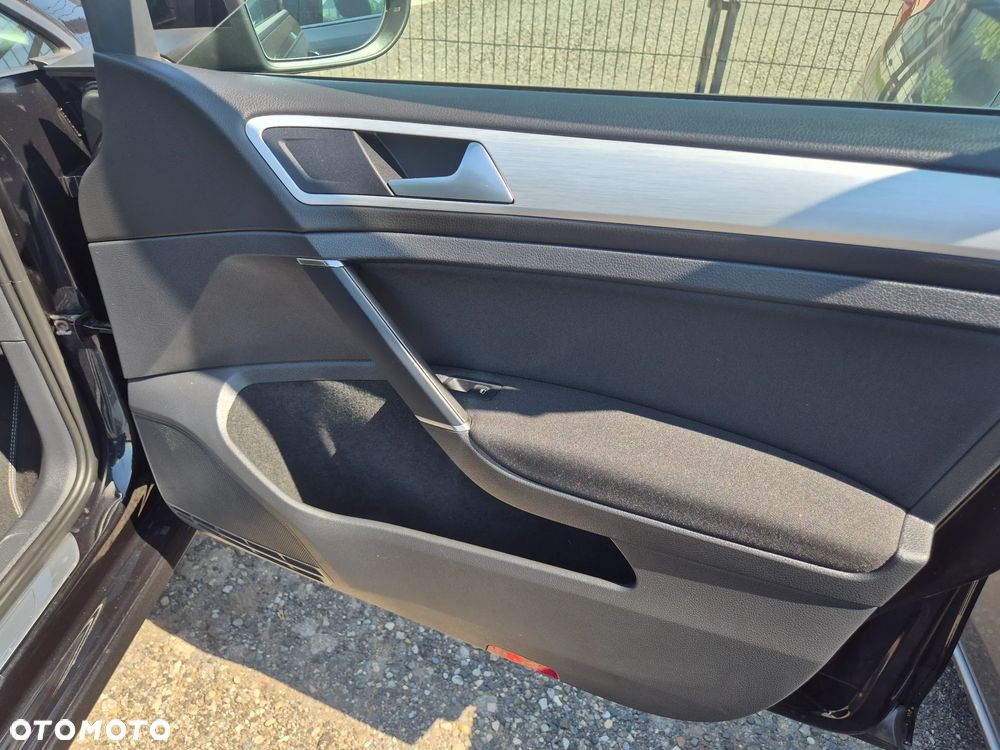 Volkswagen Golf 1.4 TSI BlueMotion Technology Cup - 25