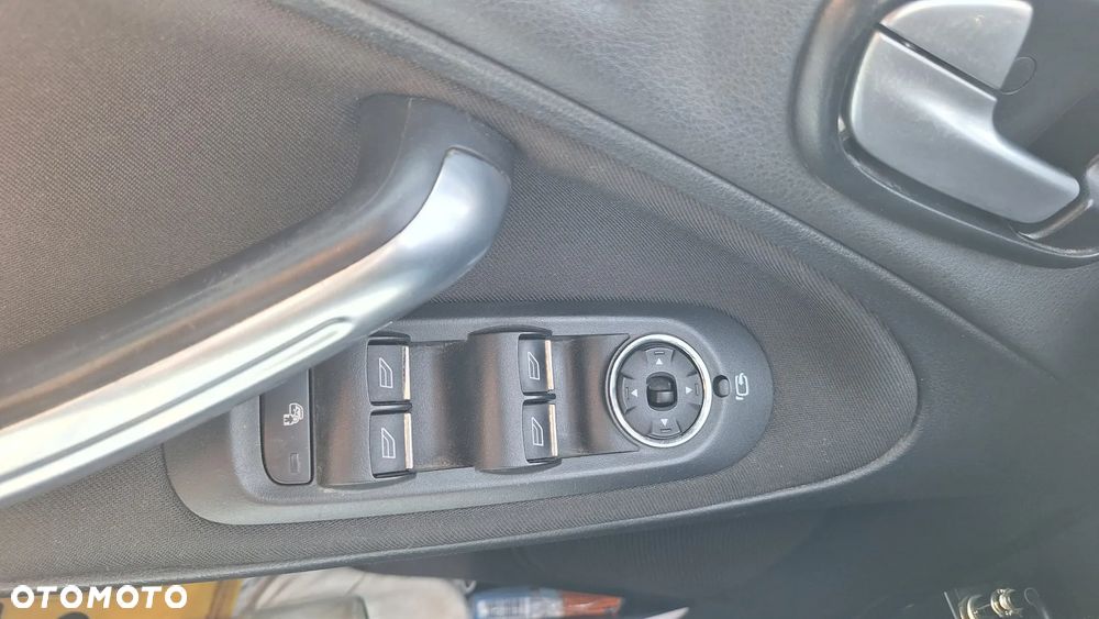 Ford S-Max 2.0 TDCi DPF Titanium - 25