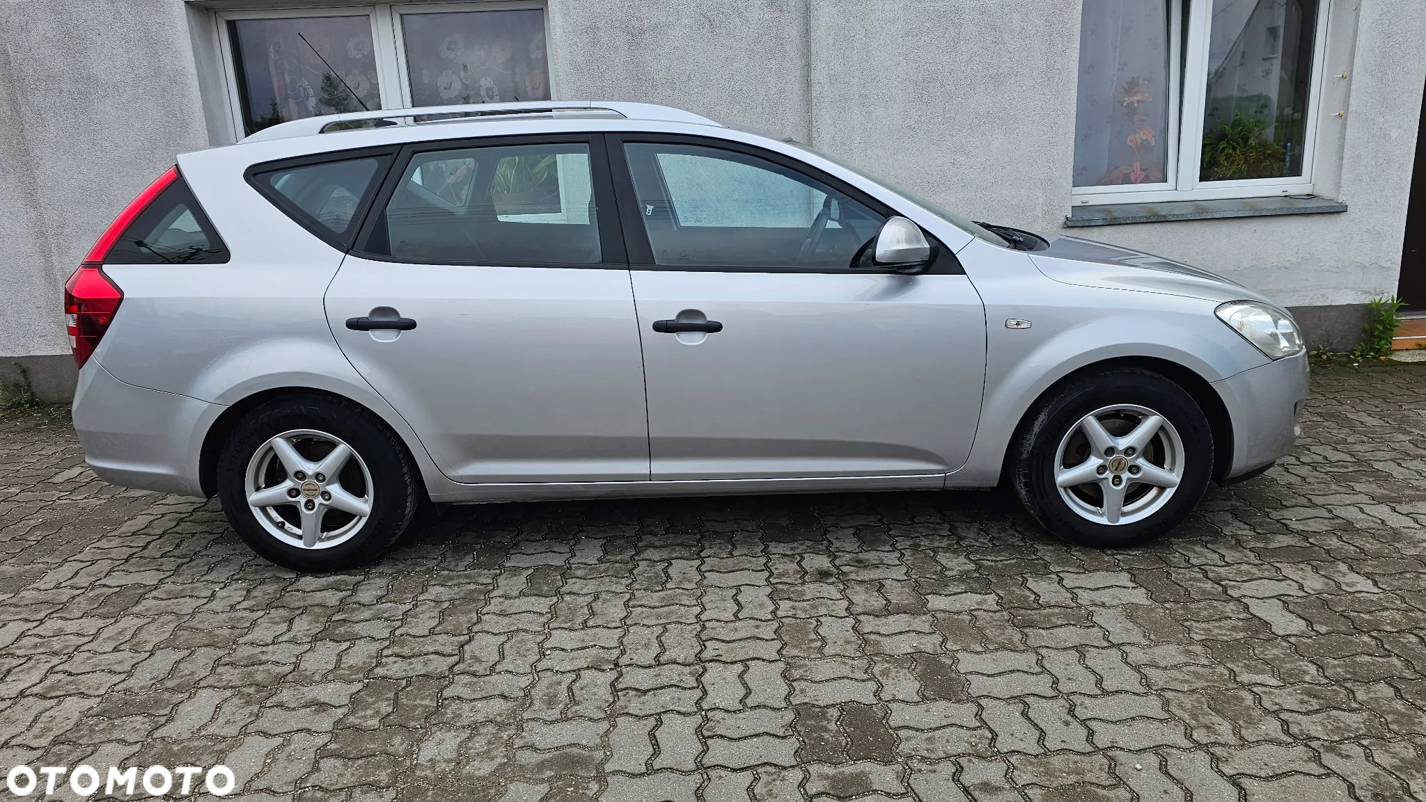 Kia Ceed - 11