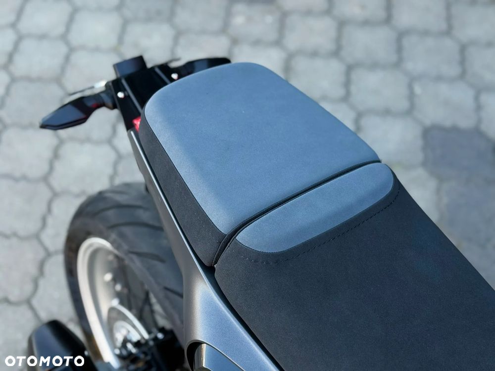 Husqvarna Svartpilen - 19