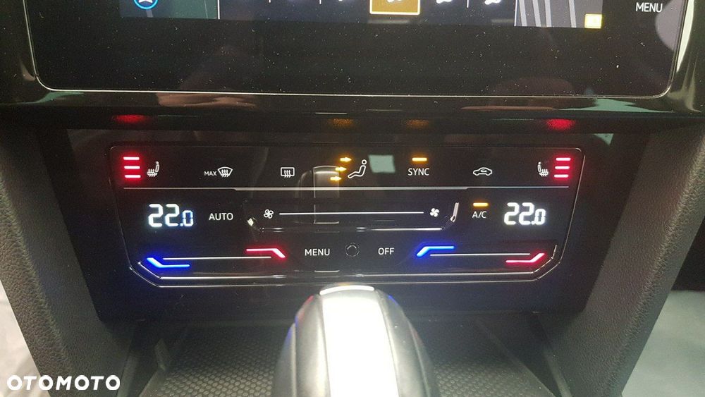 Volkswagen Passat - 25