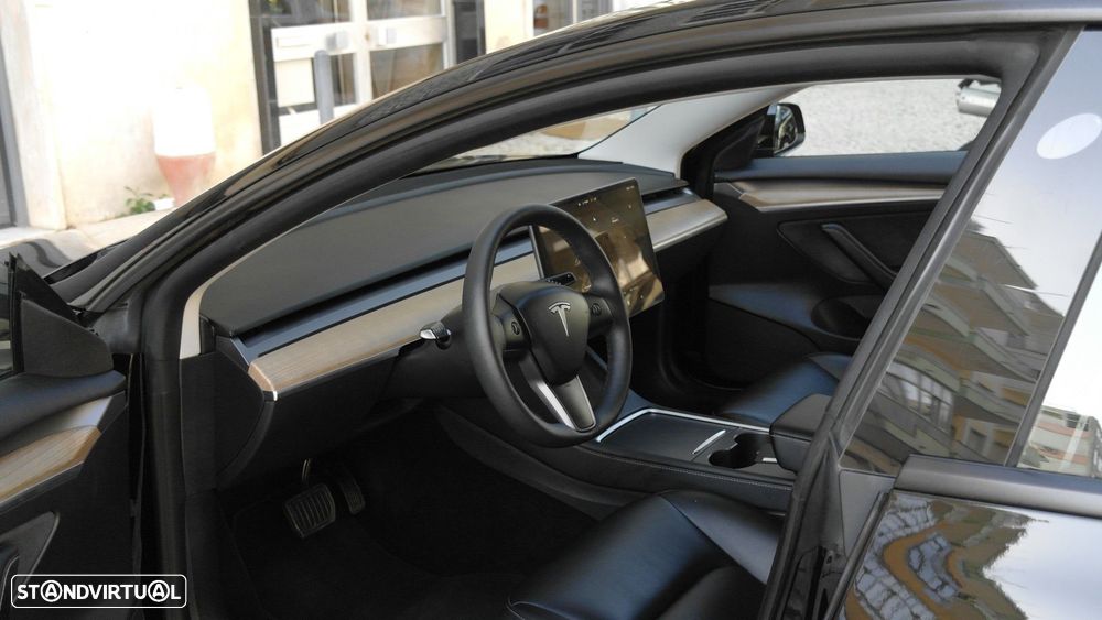 Tesla Model 3 Long Range Tração Traseira - 29