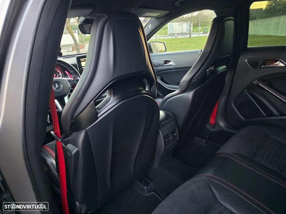 Mercedes-Benz A 45 AMG 4Matic Speedshift 7G-DCT - 25