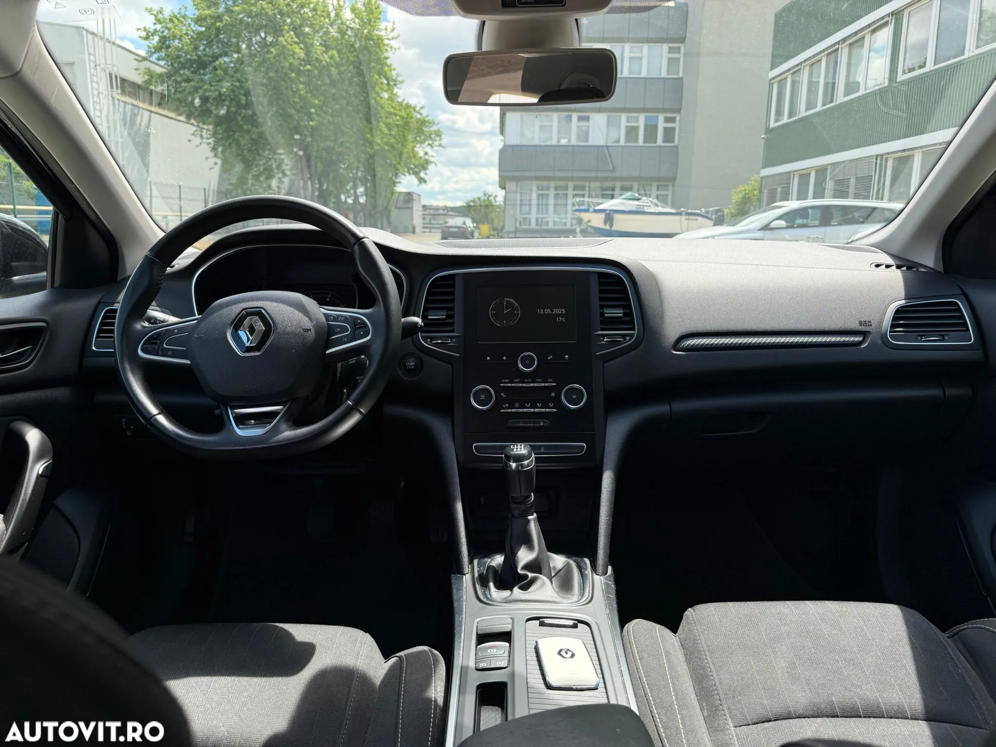 Renault Megane TCe GPF Business - 14