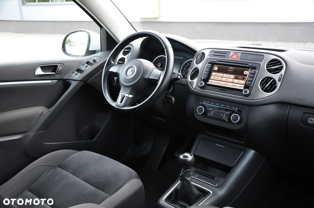 Volkswagen Tiguan 2.0 TDI DPF BlueMotion Technology Sport & Style - 34