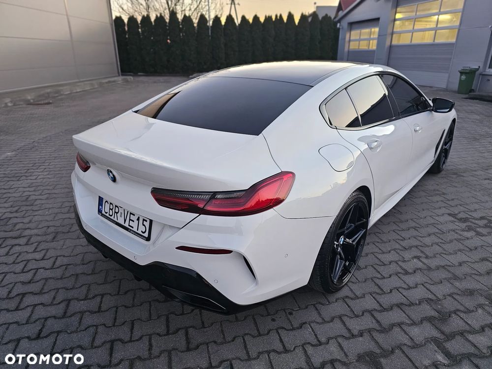 BMW Seria 8 840i - 16