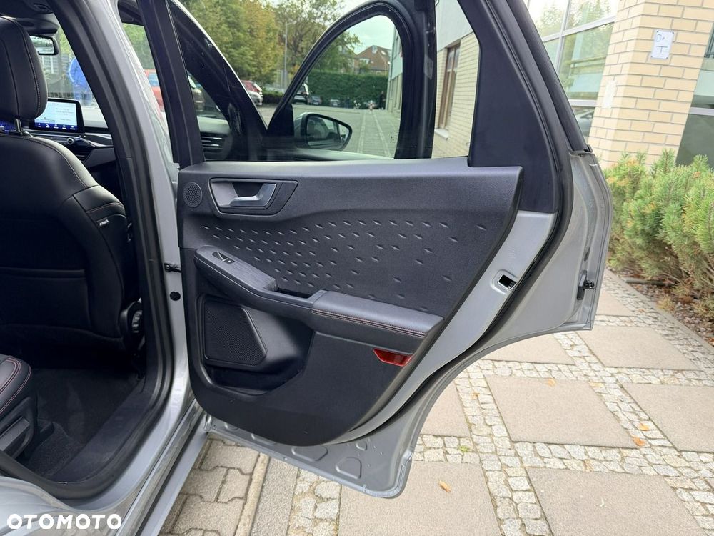 Ford Kuga - 24