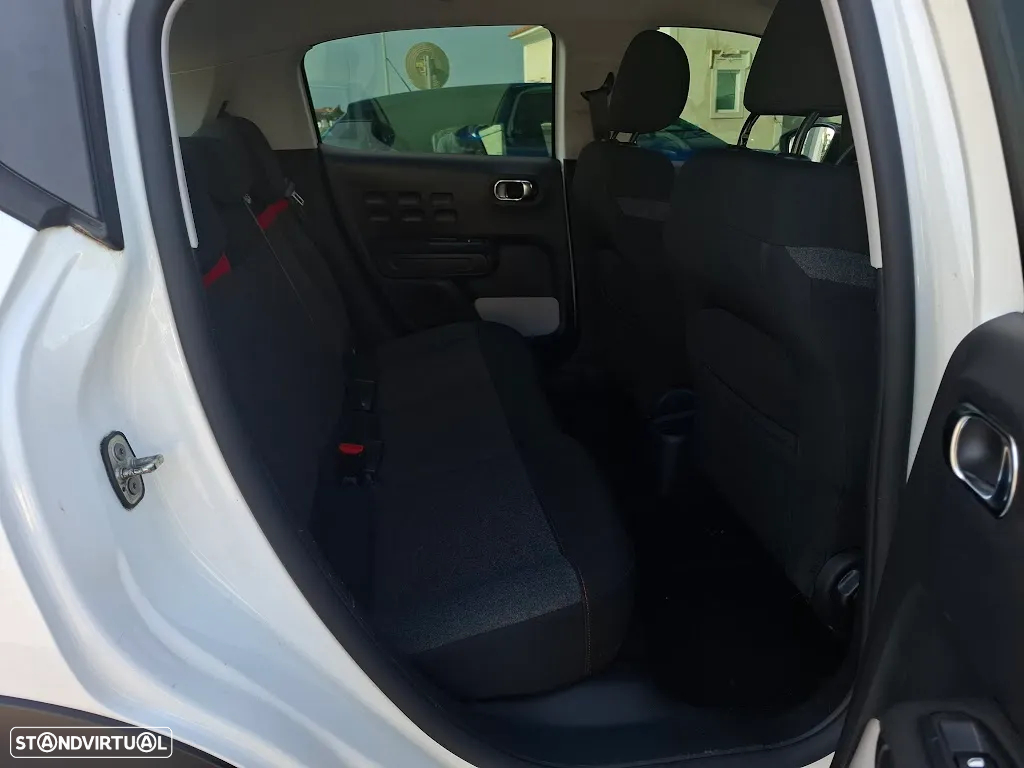 Citroën C3 1.2 PureTech Shine EAT6 - 33