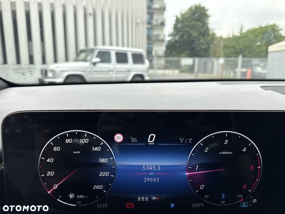 Mercedes-Benz GLB - 13