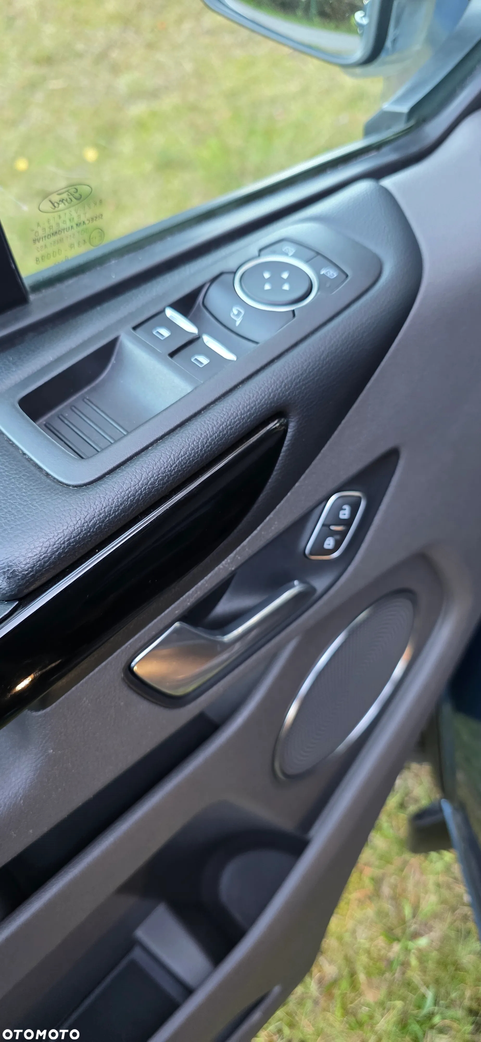 Ford Tourneo Custom 2.0 EcoBlue L1 Titanium SelectShift - 28