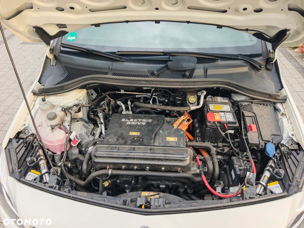Mercedes-Benz Klasa B (Electric Drive) 250 e - 16