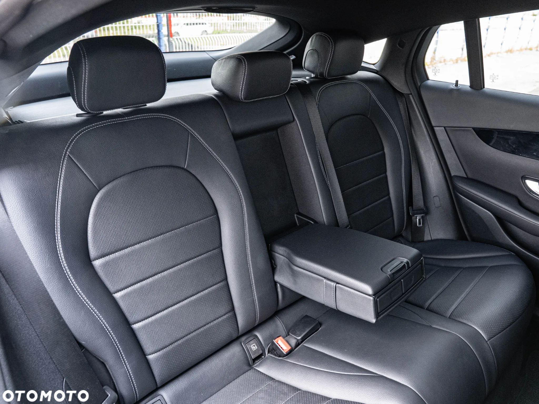 Mercedes-Benz GLC 300 Coupe 4Matic 9G-TRONIC Exclusive - 29