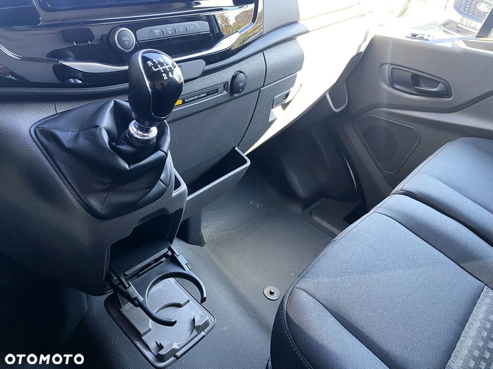Ford Transit - 12