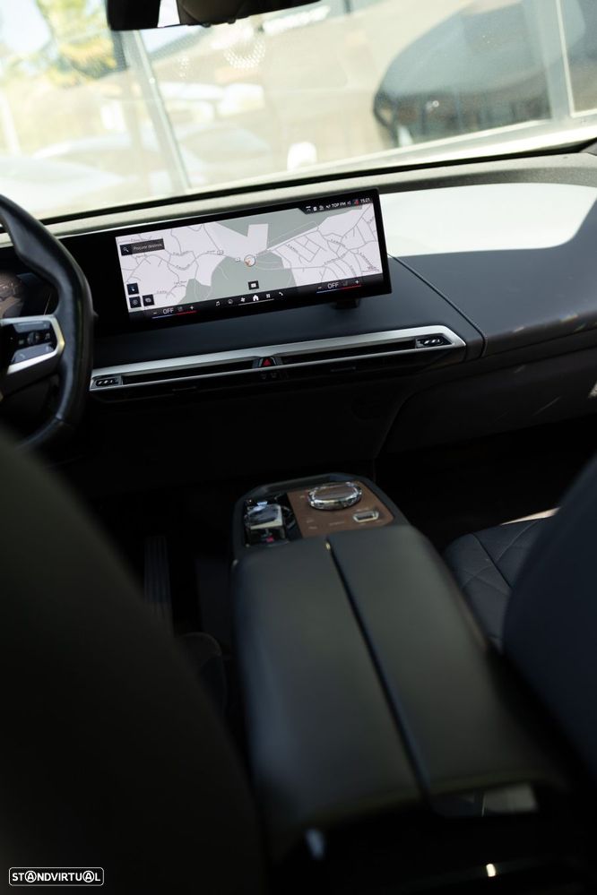 BMW iX xDrive 40 Pack Desportivo - 31