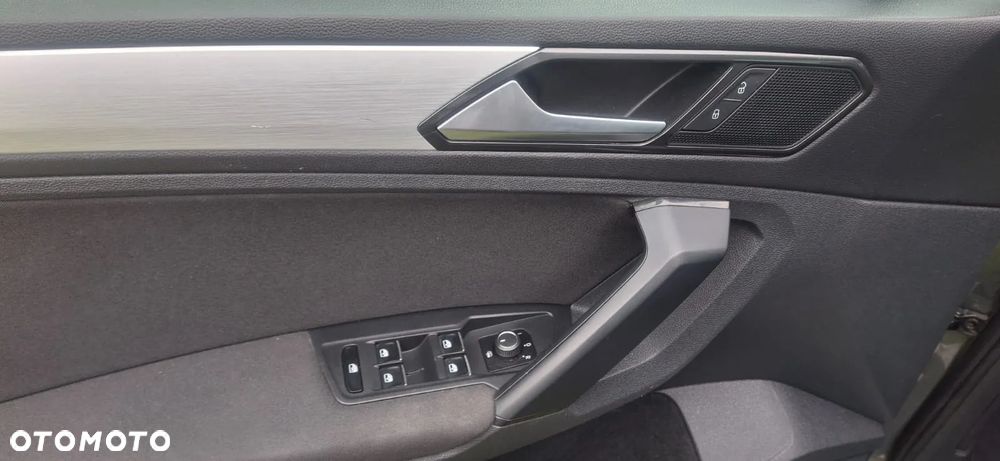Volkswagen Tiguan - 31