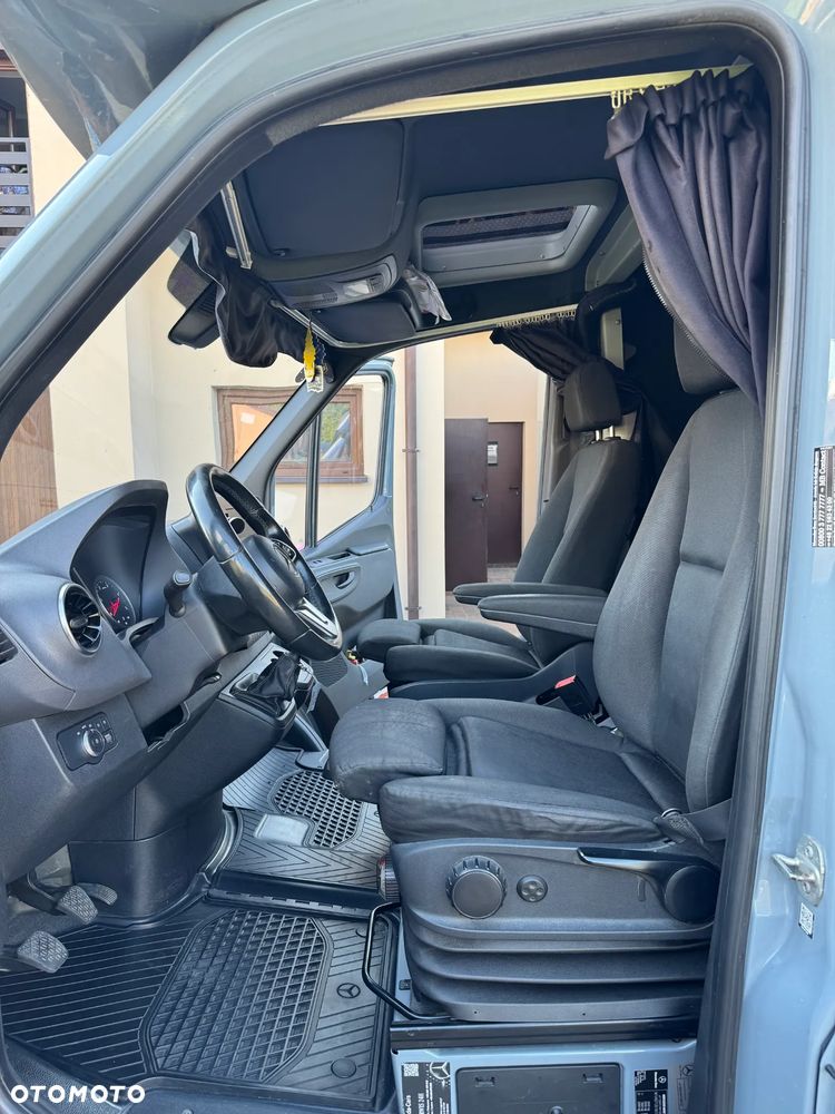 Mercedes-Benz Sprinter - 10