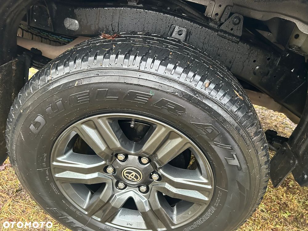 Toyota Hilux 4x4 Double Cab Autm Executive - 20