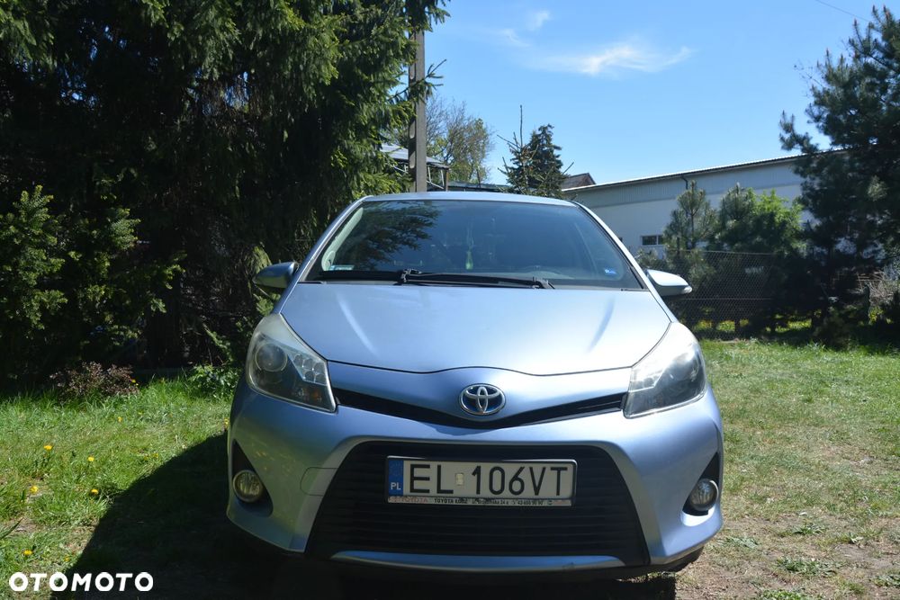 Toyota Yaris Hybrid 100 Dynamic - 3