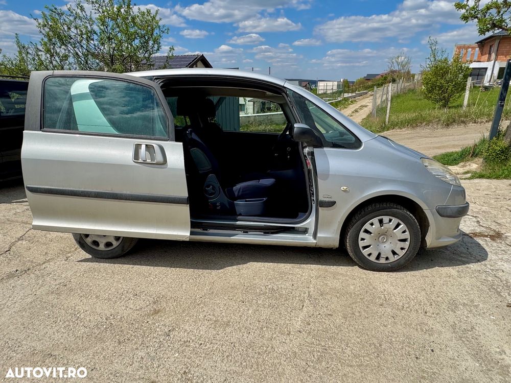 Peugeot 1007 - 1