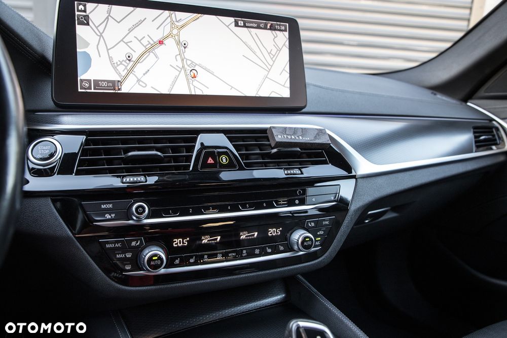 BMW Seria 5 530i xDrive Sport Line sport - 20