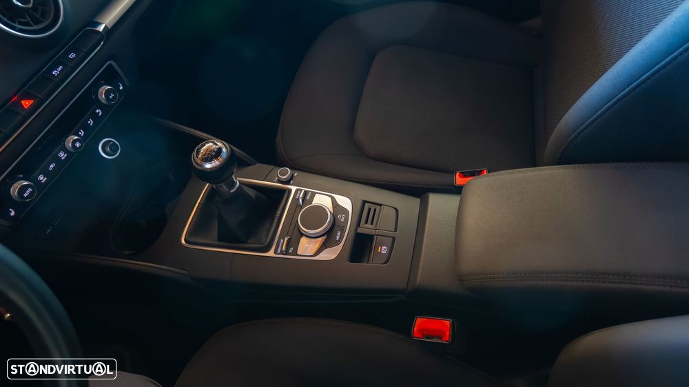 Audi A3 Sportback 1.6 TDI Design - 20