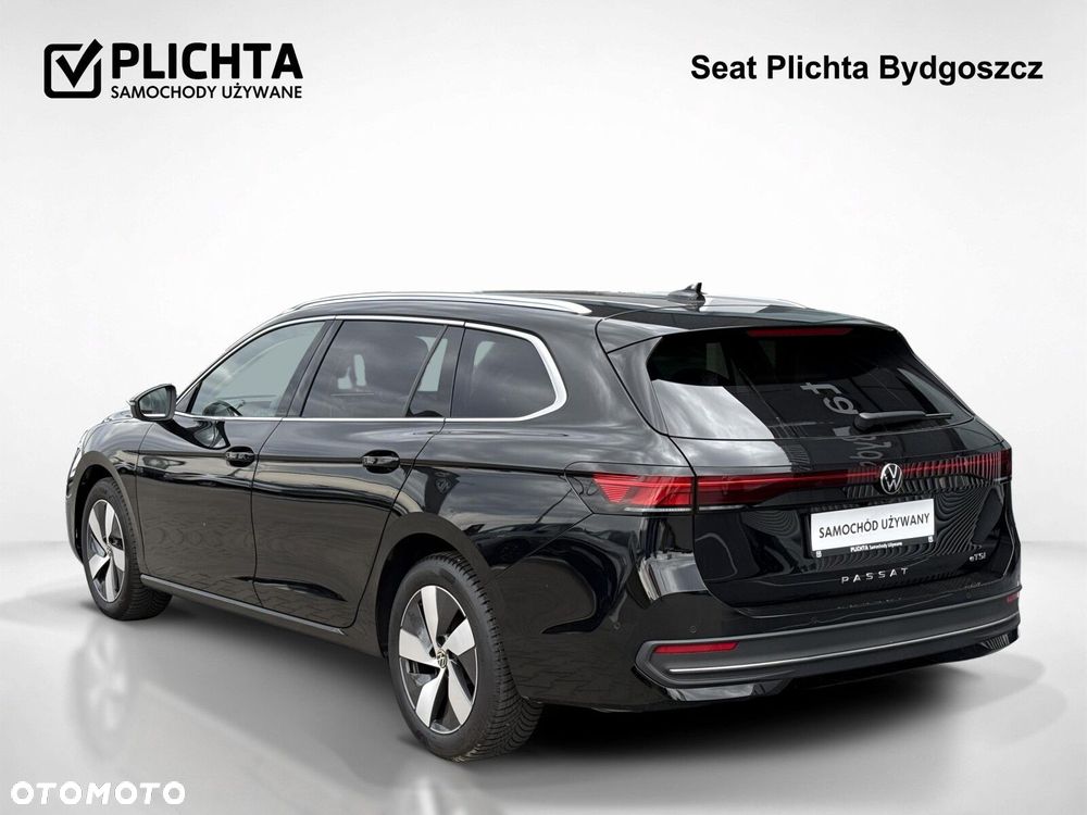 Volkswagen Passat - 4